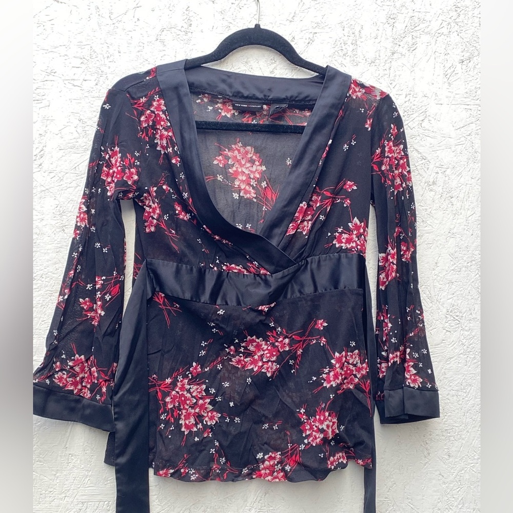 Sheer floral top size XS
